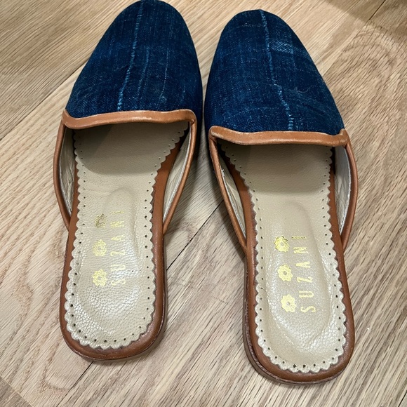 Cute Stubbs-inspired slides - Picture 2 of 3